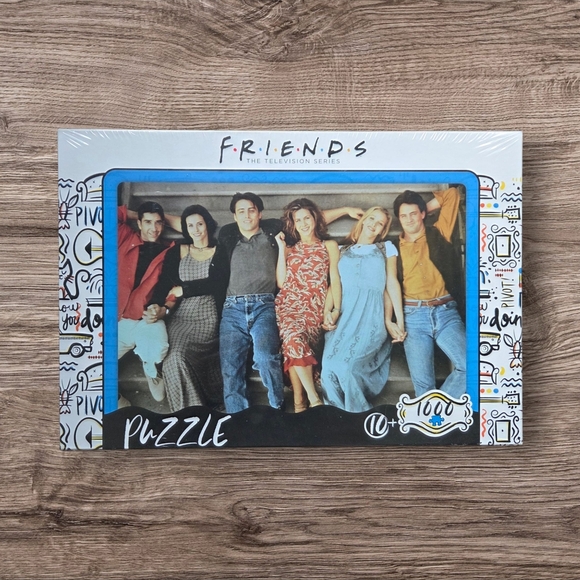 ⭐️Warner Bros. Friends Puzzle - SEALED - Picture 1 of 2